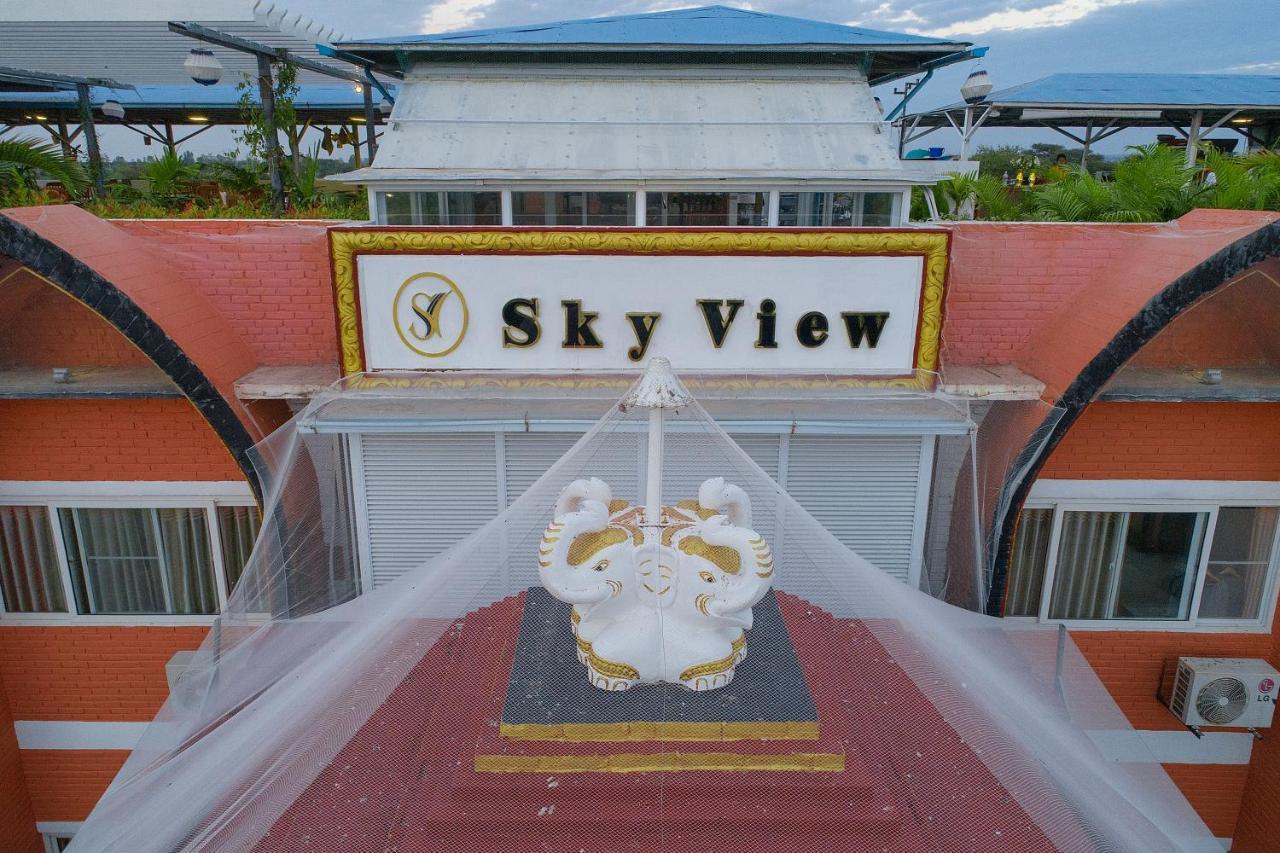 Sky View Hotel Bagan Buitenkant foto