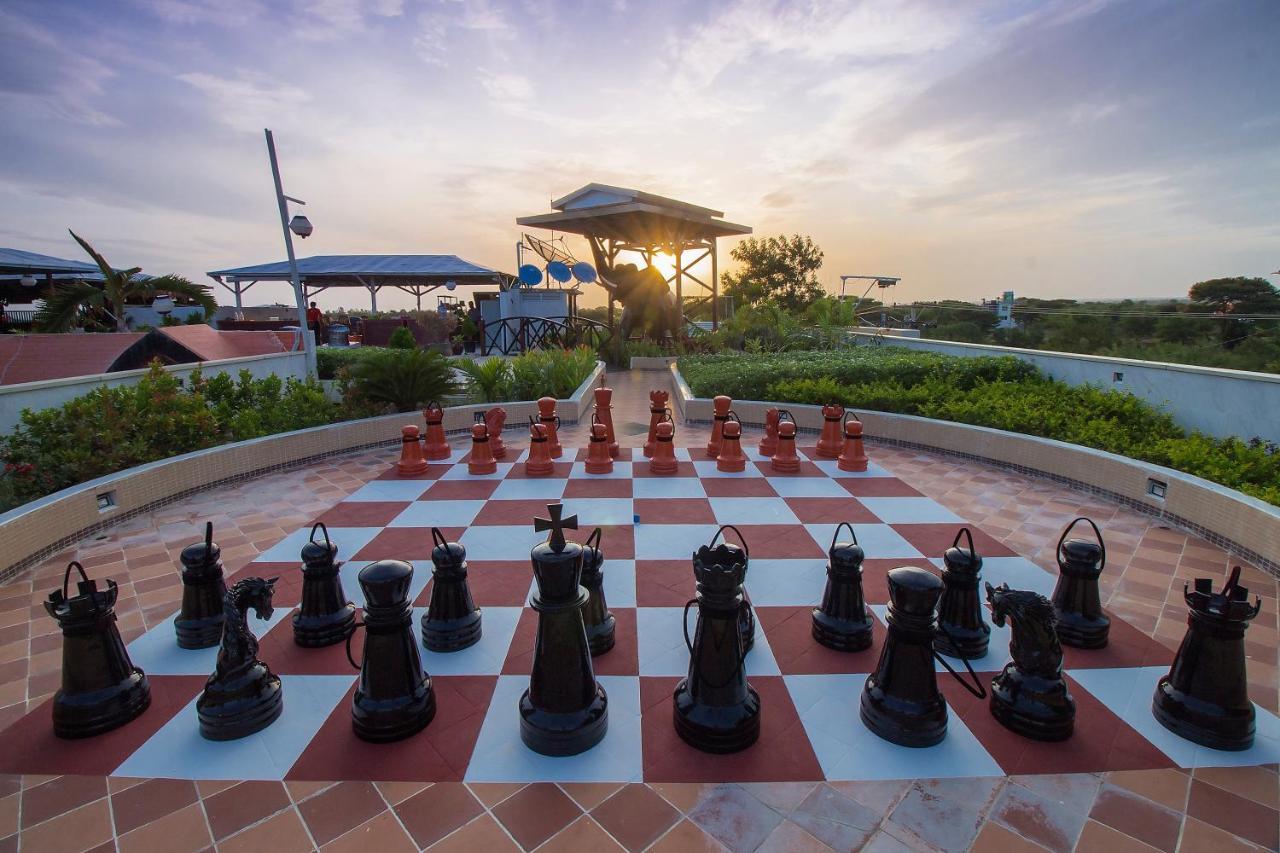 Sky View Hotel Bagan Buitenkant foto