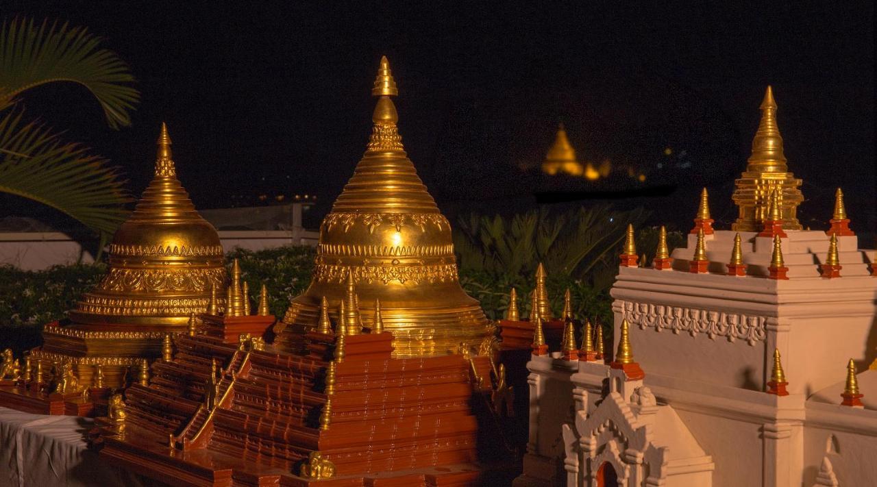 Sky View Hotel Bagan Buitenkant foto
