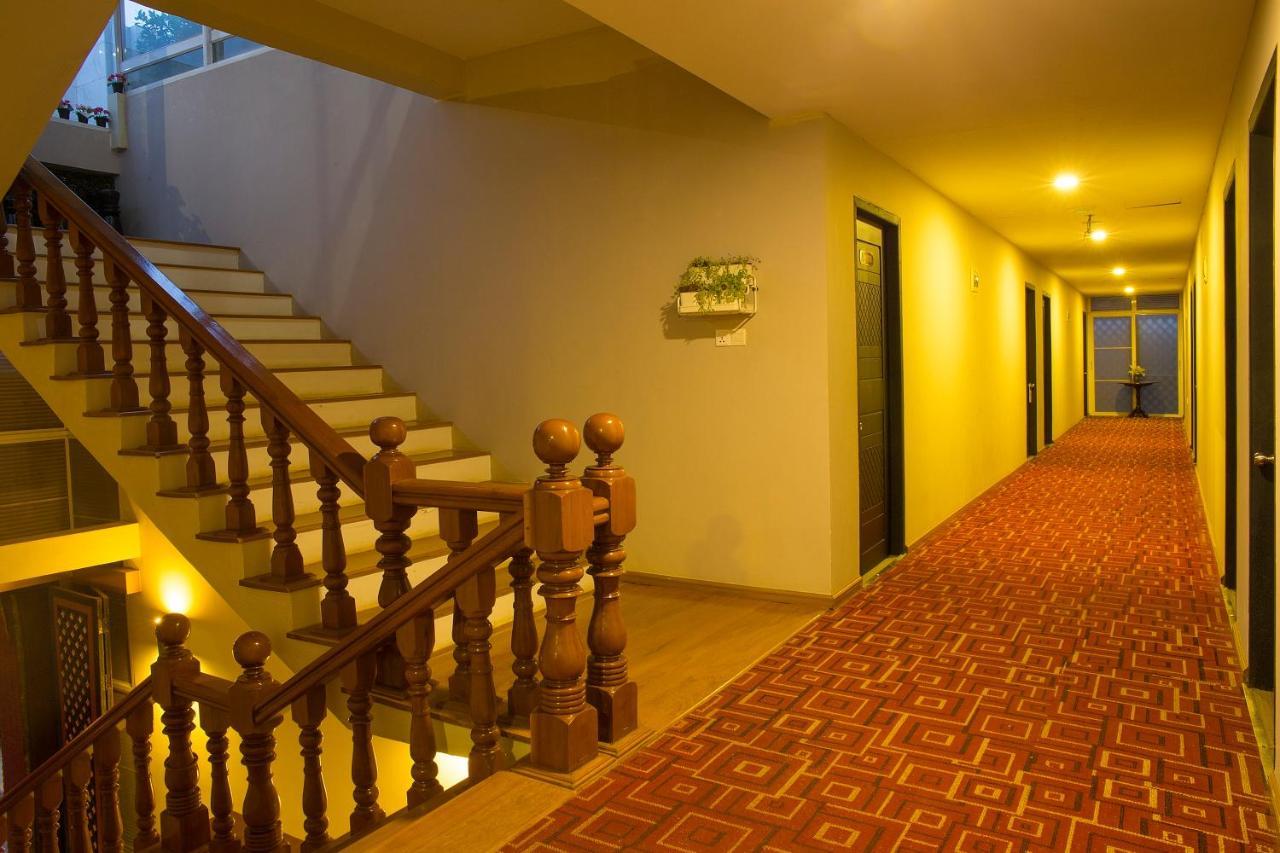 Sky View Hotel Bagan Buitenkant foto