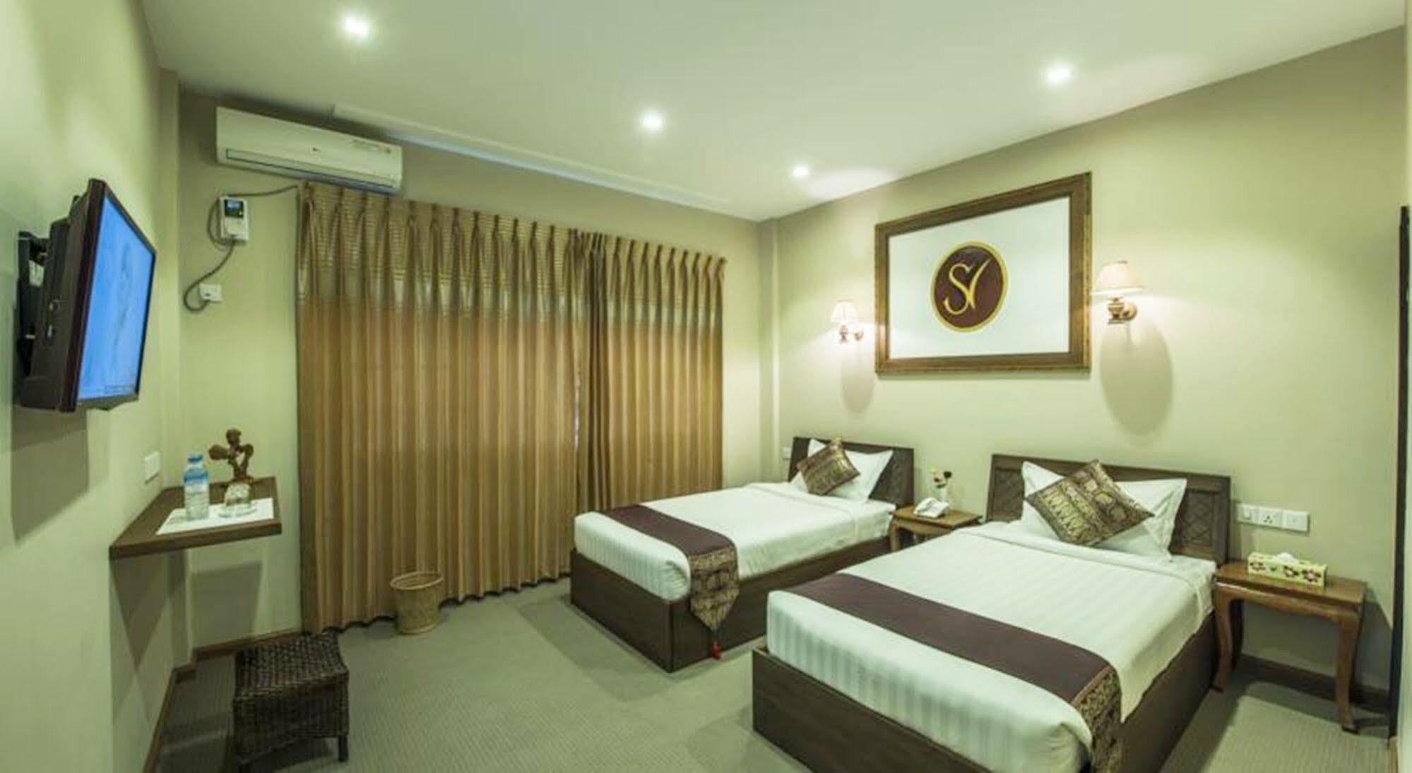Sky View Hotel Bagan Buitenkant foto
