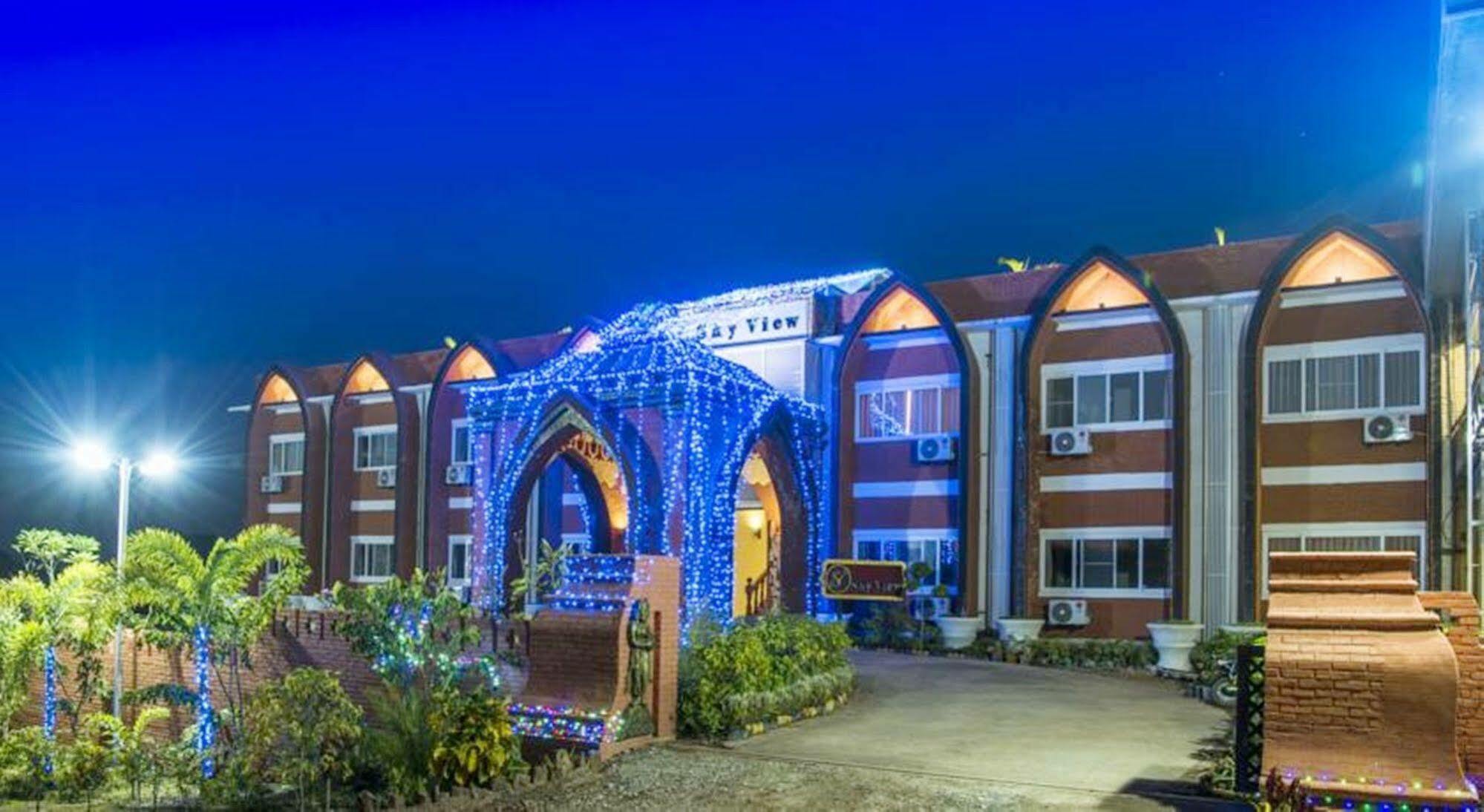 Sky View Hotel Bagan Buitenkant foto