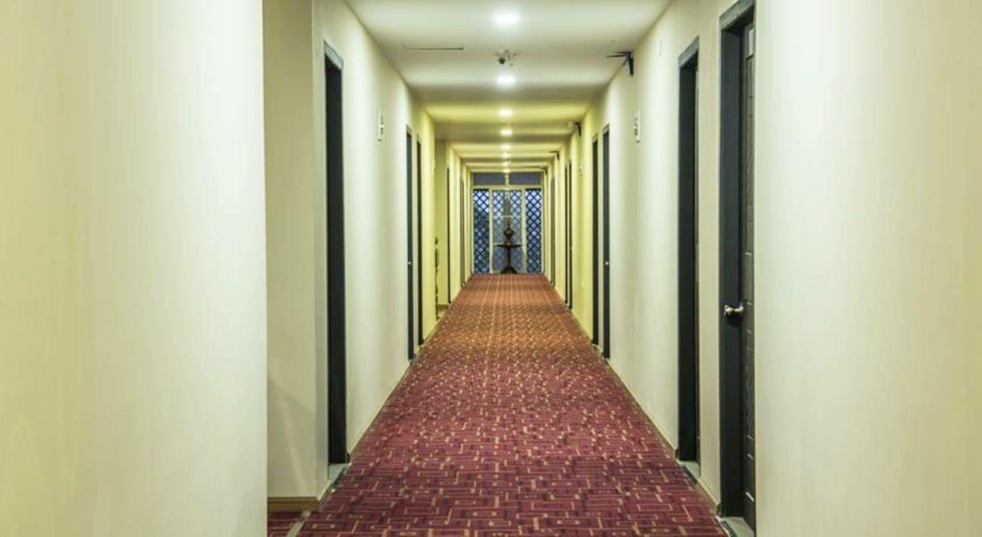 Sky View Hotel Bagan Buitenkant foto